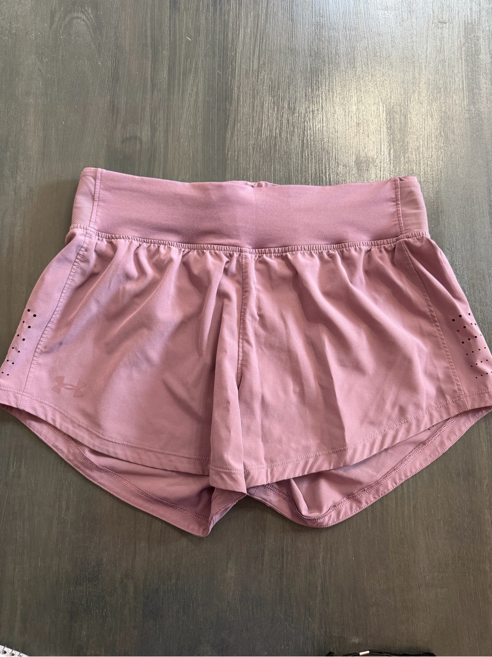 Under Armour Women’s M Pink Fitted Running Athletic Shorts
